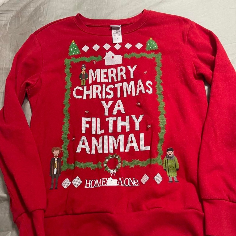 Red Home Alone Christmas Sweater Pullover Small